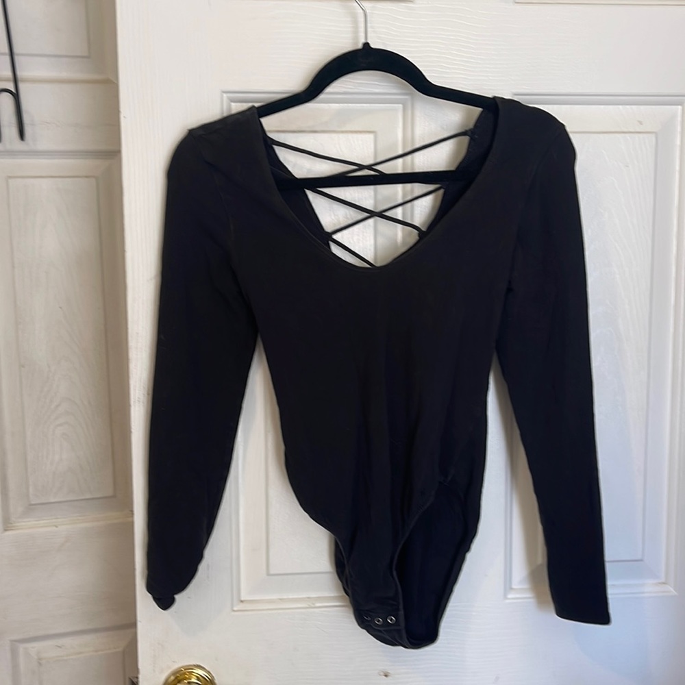 Onesie VS black open cross cross back